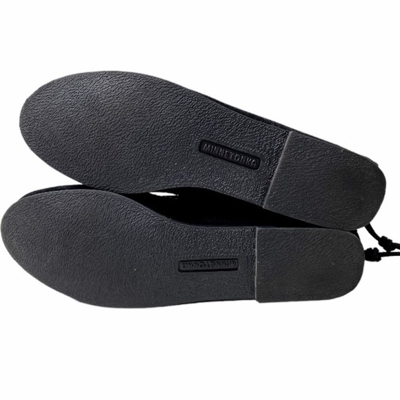 MINNETONKA Black Suede Back Zip Hard-sole Bootie Size 7 - Picture 9 of 15